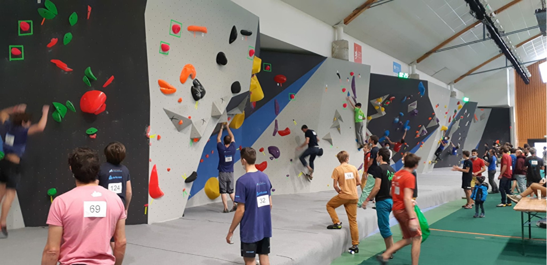 Compétition de bloc au gymnase de Marignier